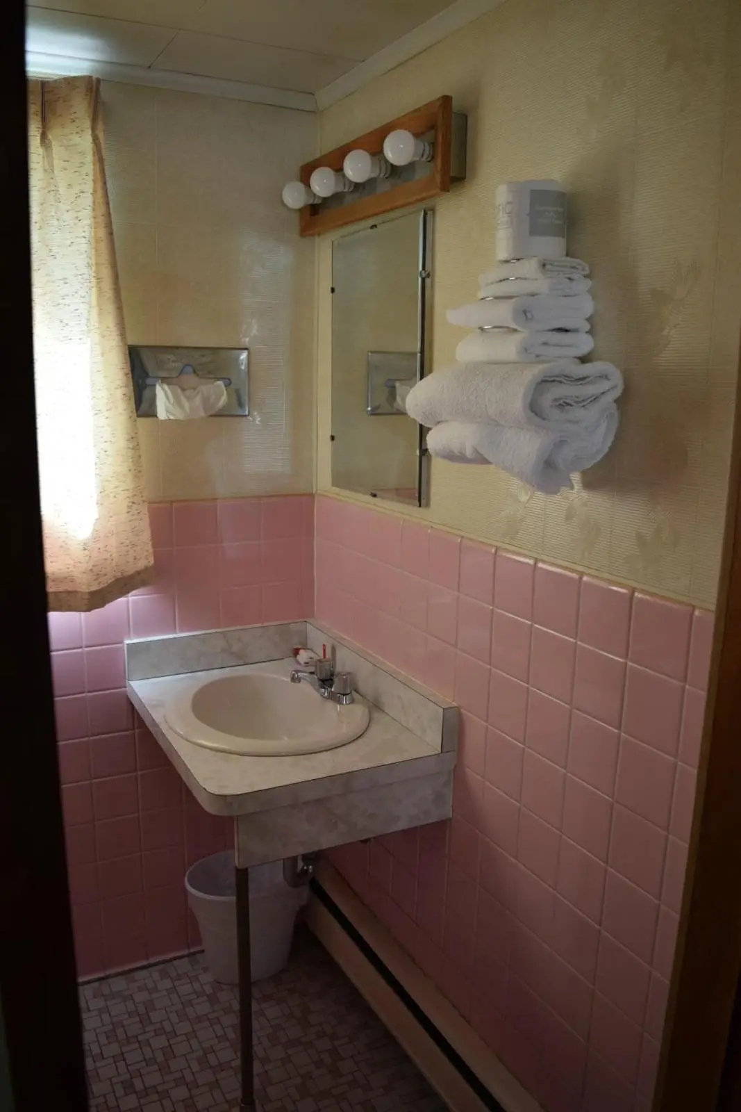 Mid-City Motel 10
